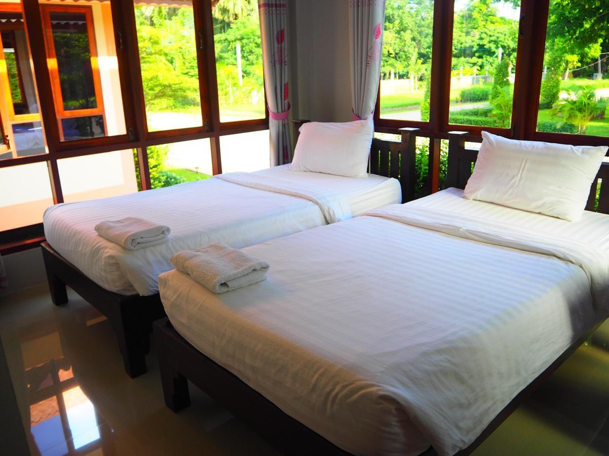 Bansuansiriwat Hotel Ban Tak Luaran gambar
